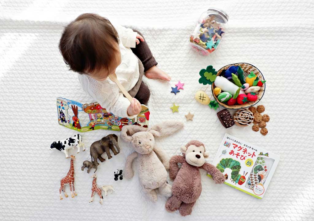 Non-Toxic Nursery: Selecting Safe Toys, Bottles, and Skincare for Baby